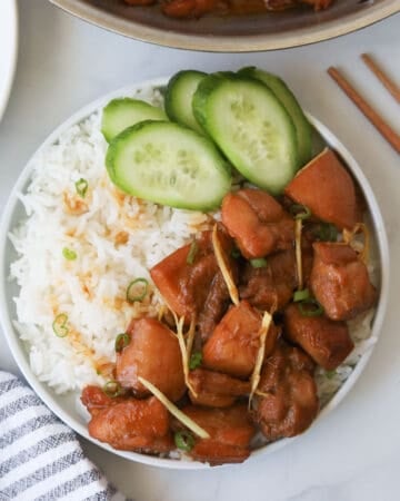 Braised ginger chicken rice bowl.
