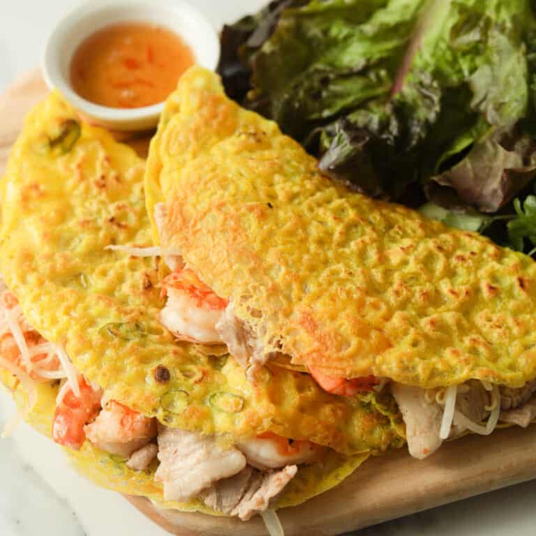 Crispy Vietnamese Banh Xeo - A Peachy Plate
