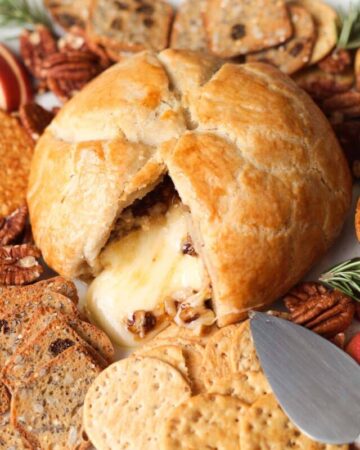 Baked brie in pie crust appetizer dish