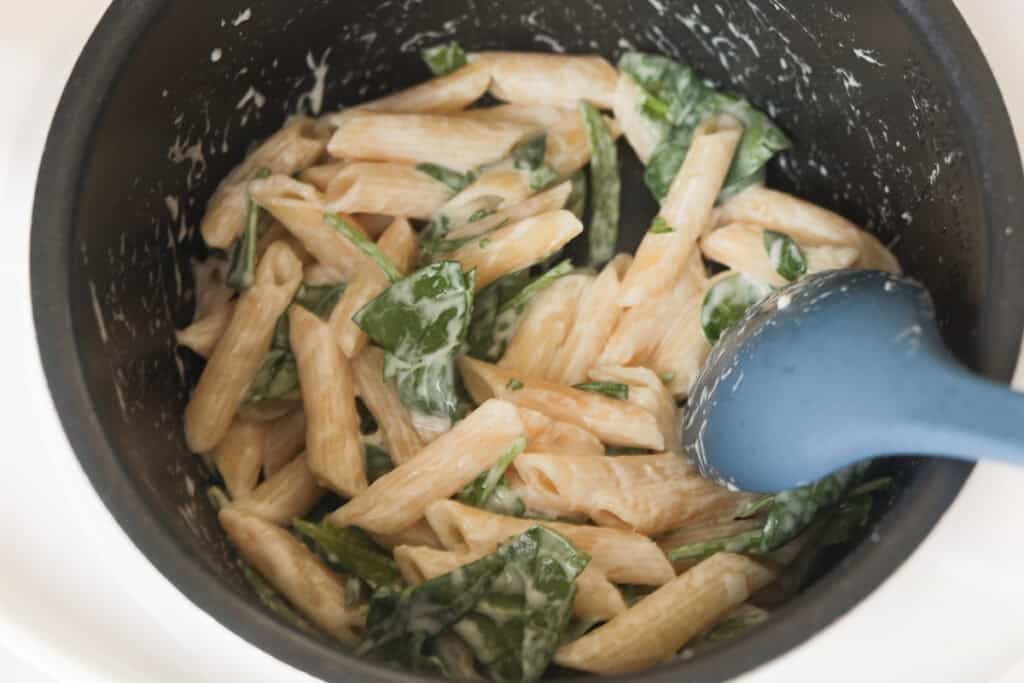Creamy penne pasta with spinach