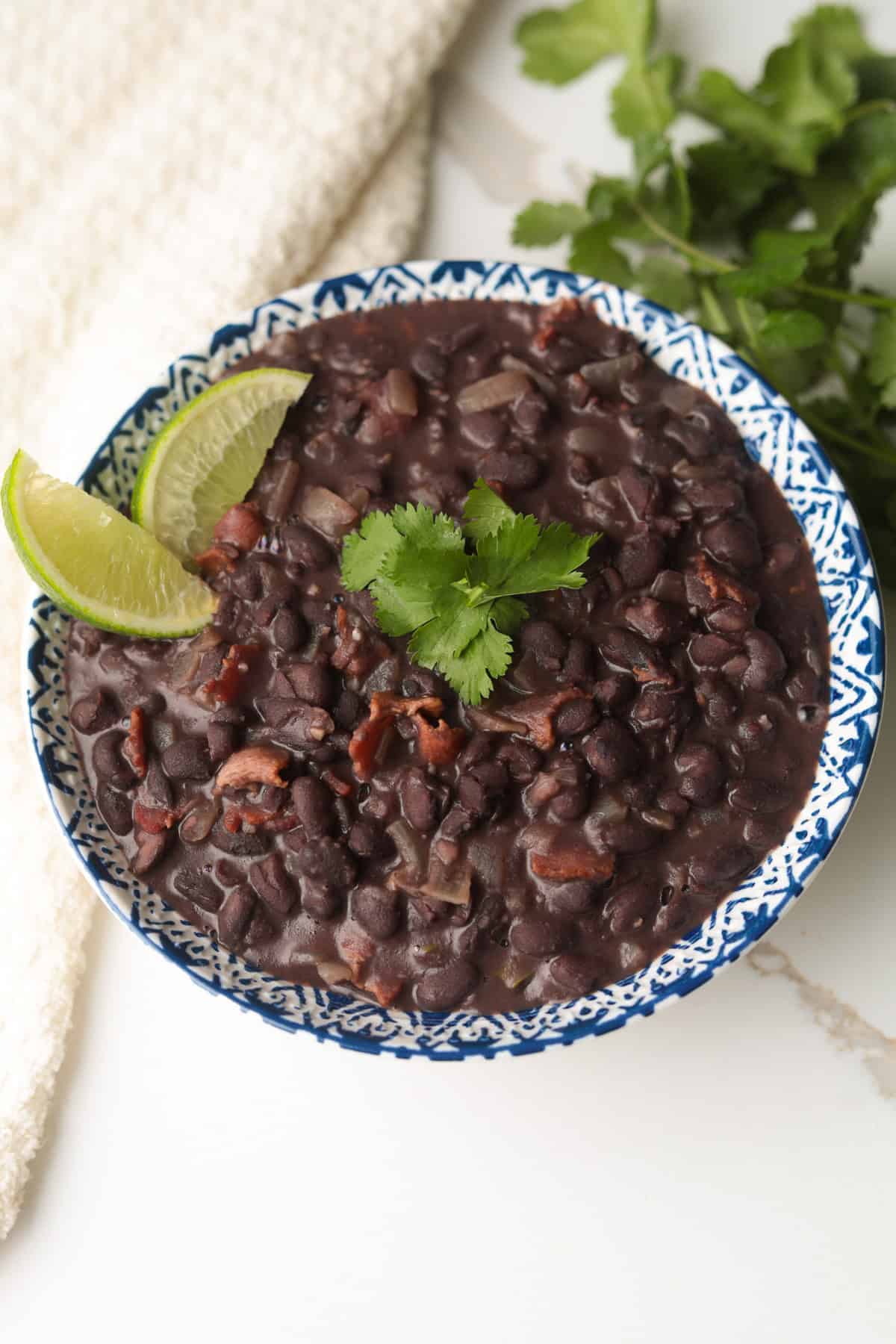 Black beans in bowl