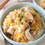 Chicken rice oyakodon in bowl.