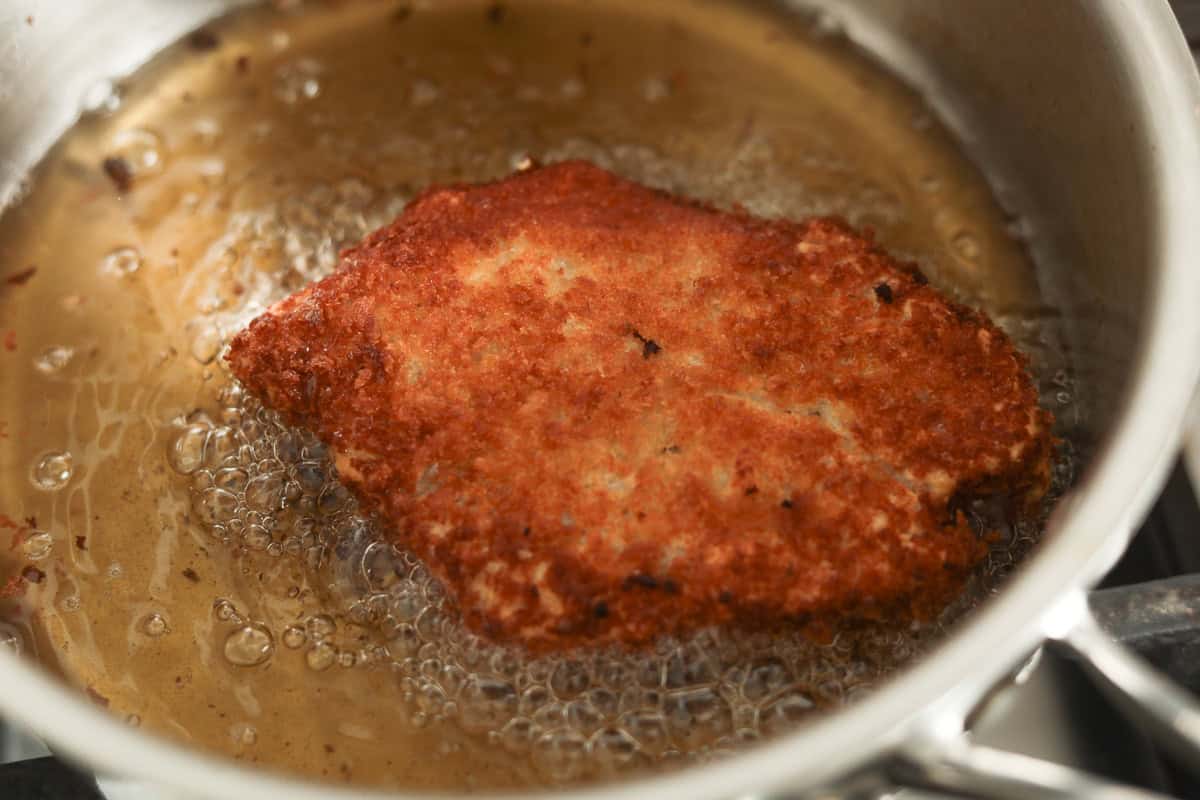Frying pork cutlet