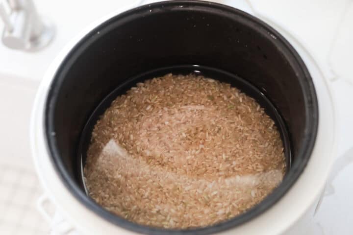 How to Cook Brown Rice in a Rice Cooker - A Peachy Plate